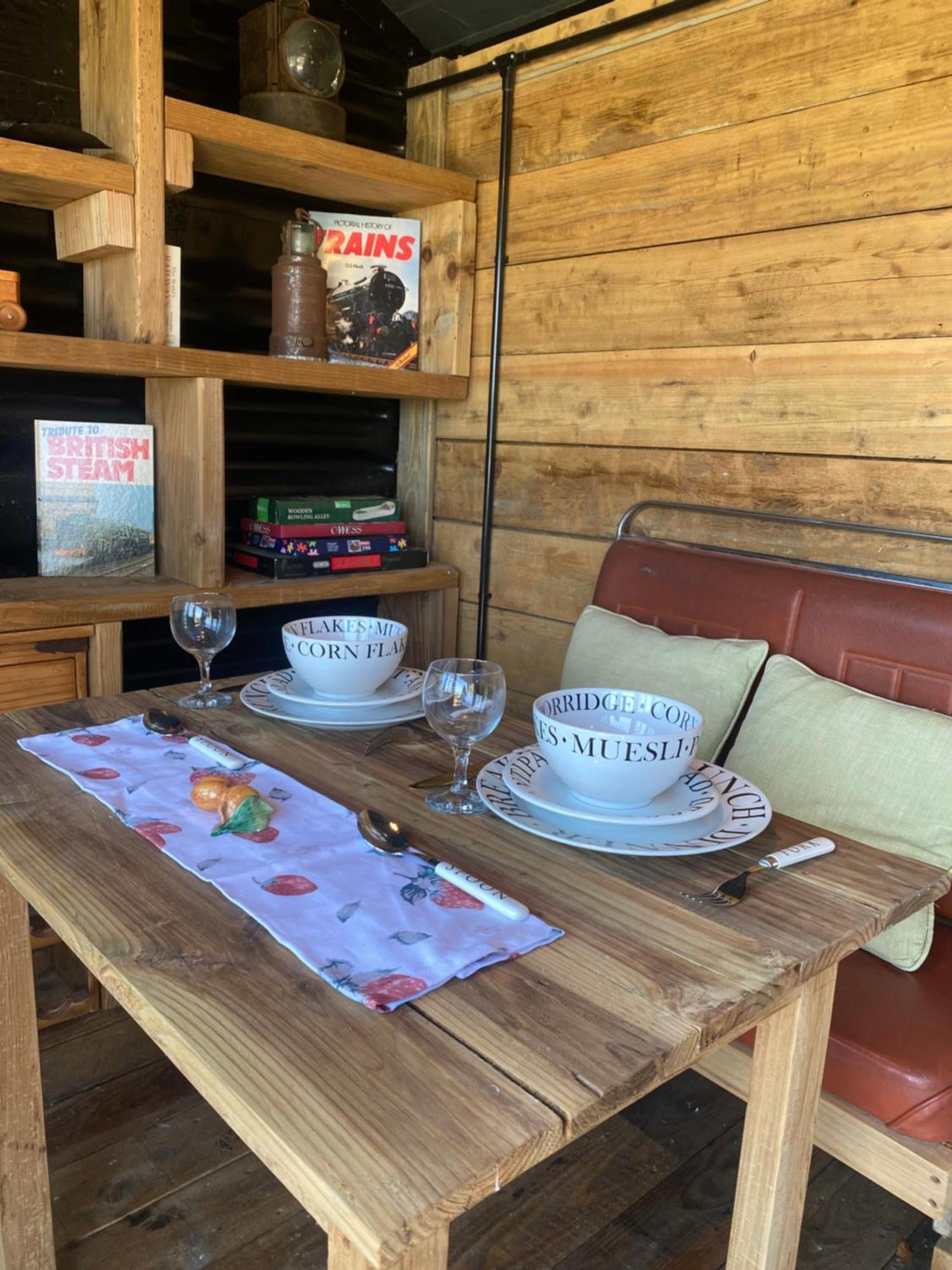 Swallowfield Glamping-Station Master Yeovil Esterno foto